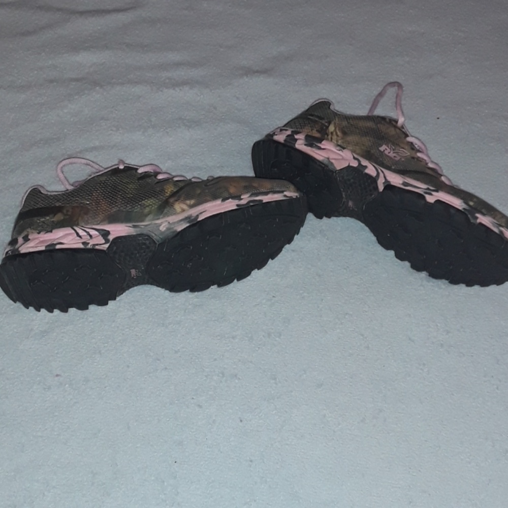 Shoes - Picture 2 of 2